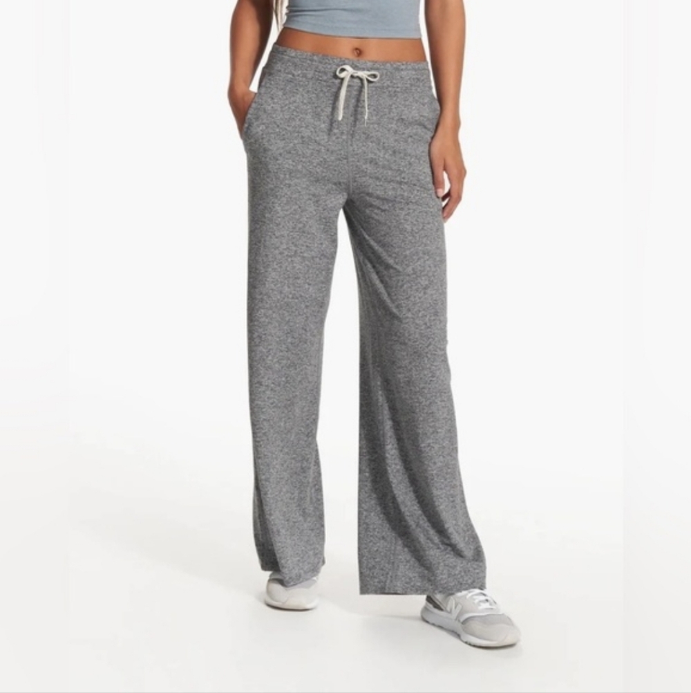 Vuori Halo Essential Wide Leg Pants Gray Medium - Picture 2 of 8